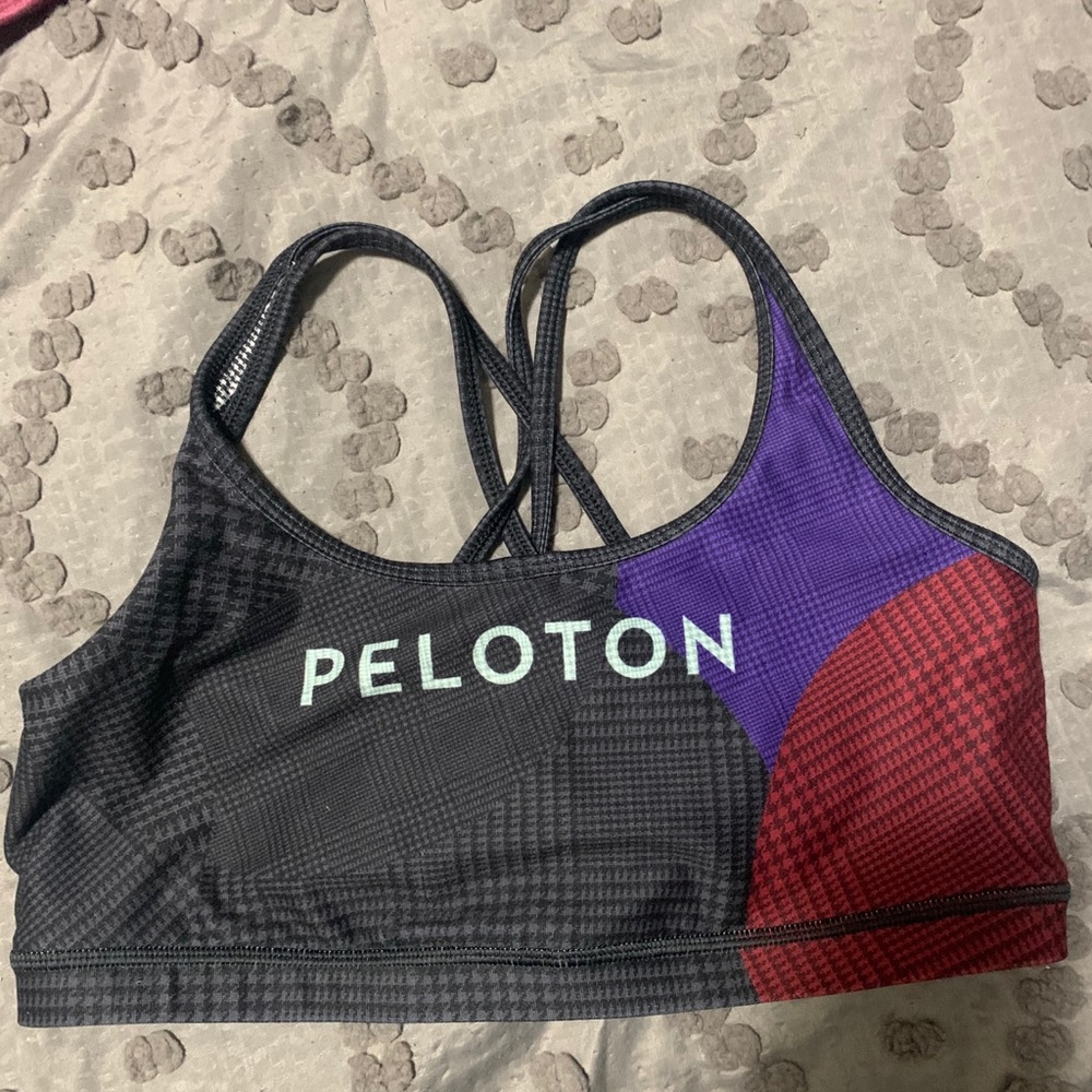 PELOTON TOPSY TURVY BRA SIZE LARGE